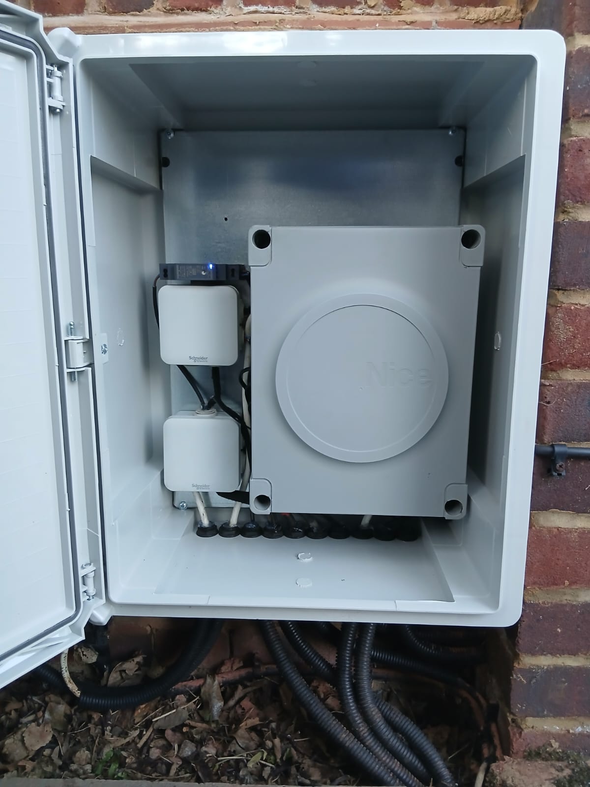 Replaced control cabinet with clean wiring and weatherproof housing